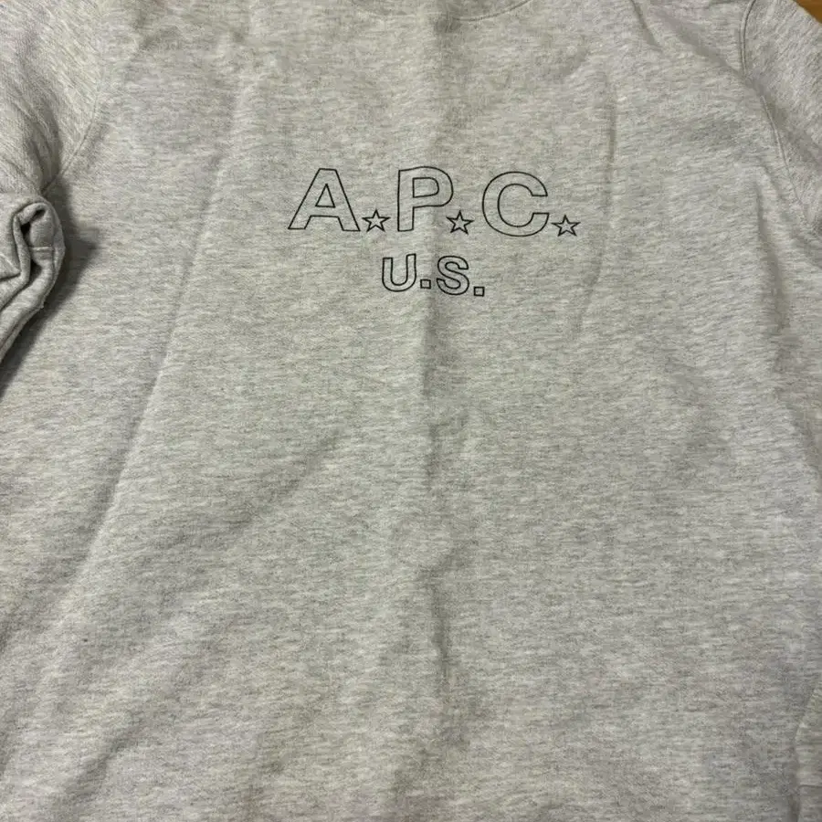 아페쎄 APC US 라인 맨투맨 스웻