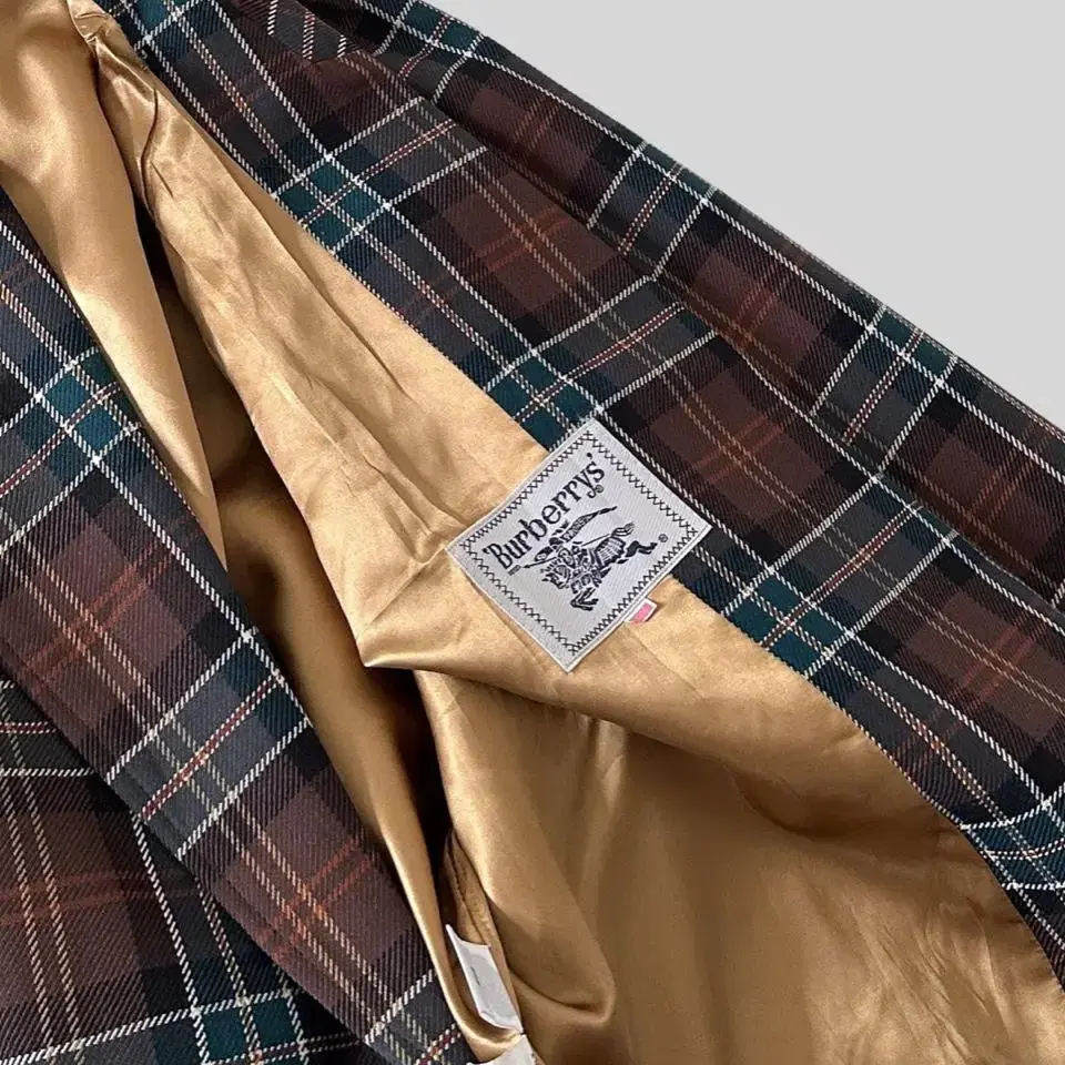 < (BURBERRY)brown checker double wool ja