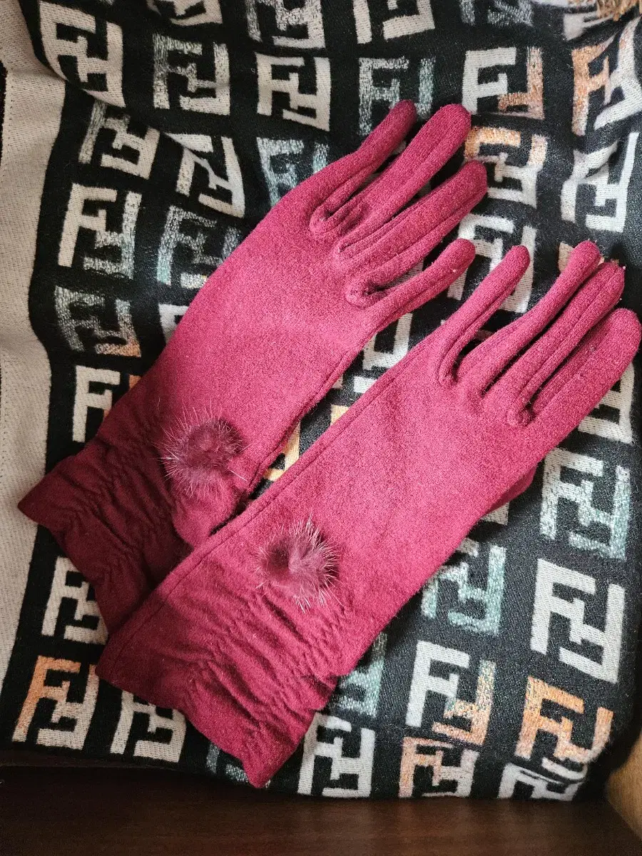 Tandy Gloves Burgundy