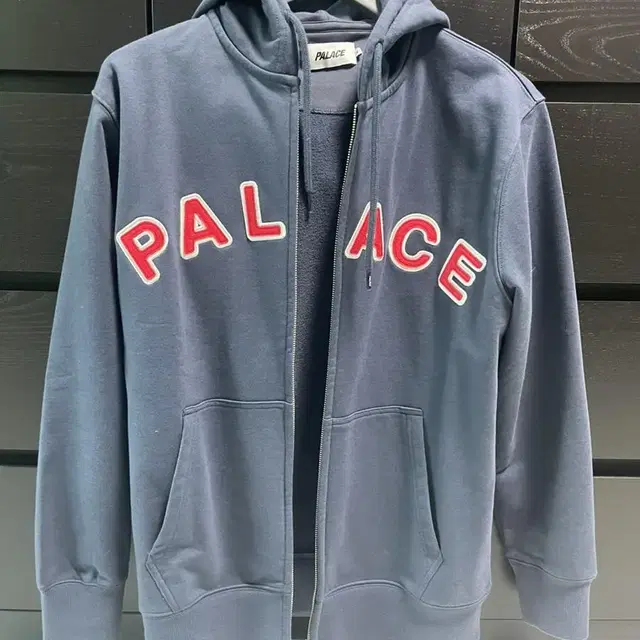 Palace Felt Letters Zip Hood M사이즈