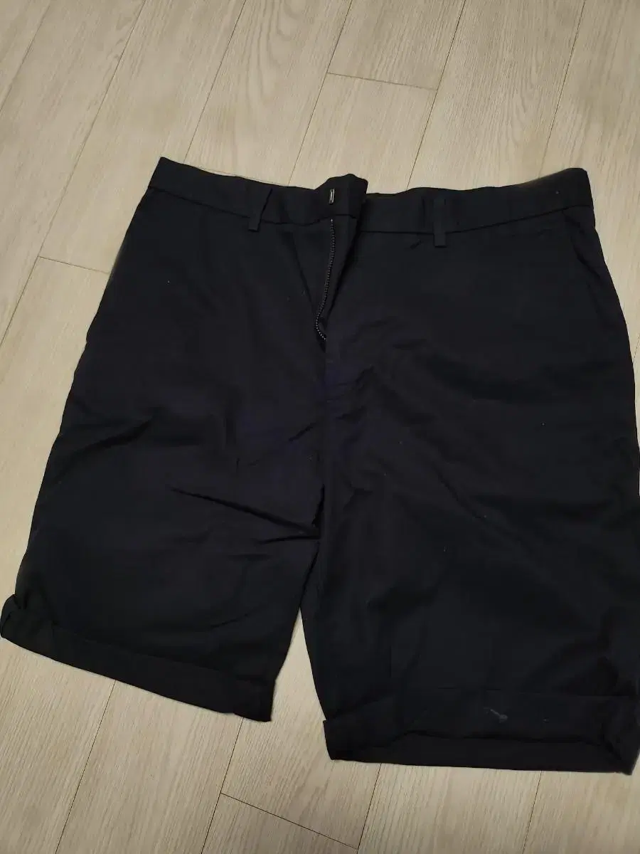 Cos Dark navy short vahn