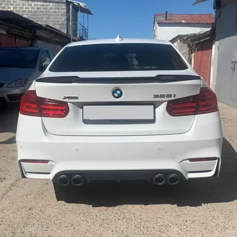 BMW 3시리즈 F30 M3 CS F80 블랙 카본 스포일러