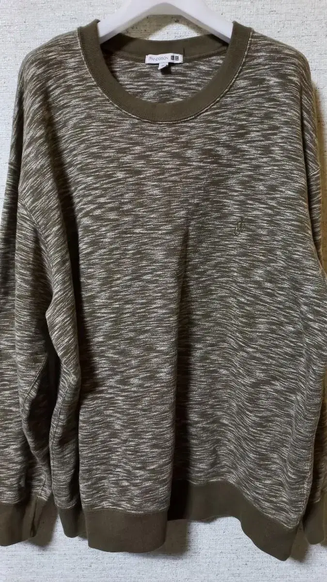 JW Anderson Uniqlo Long Sleeve Tee(110)