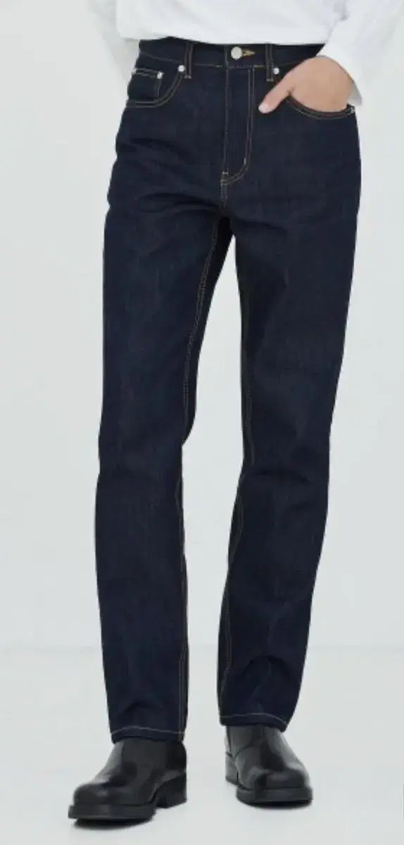 페이탈리즘 Moderation indigo straight fit 44