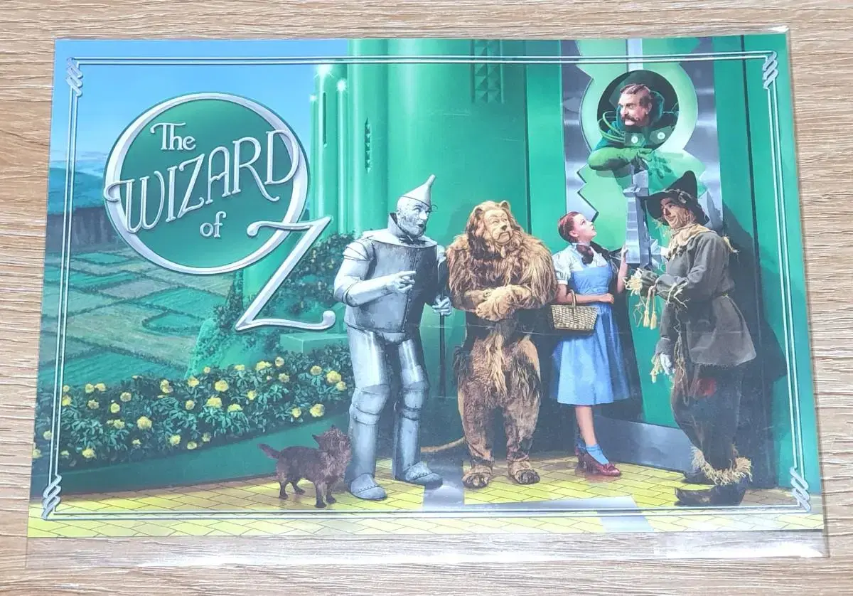 The Wizard of Oz postcard sells.