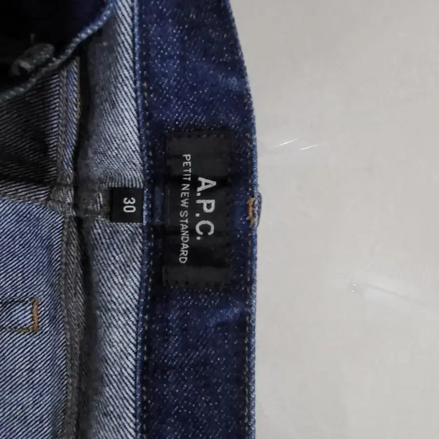 [30] A.P.C 아페쎄 쁘띠 뉴 스탠다드 청바지(31추천)