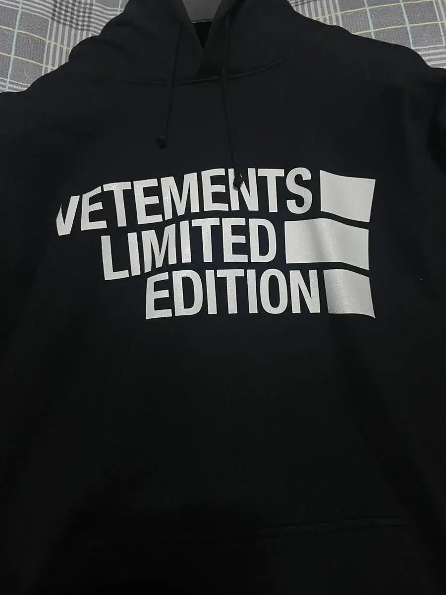 리미티드 에디션 베트멍 후디 판매 VETEMENTS