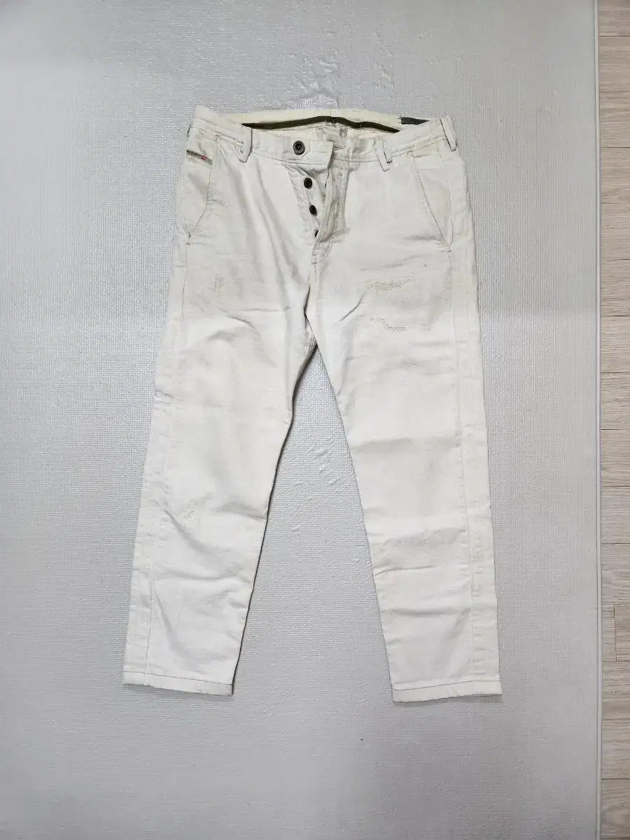 Diesel Chino Fit Vintage White Jean 30-31