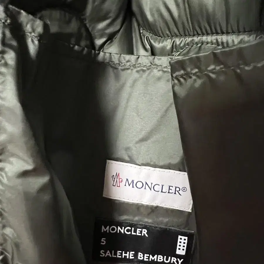 몽클레어 (Moncler x Salehe Bembury Shirt)