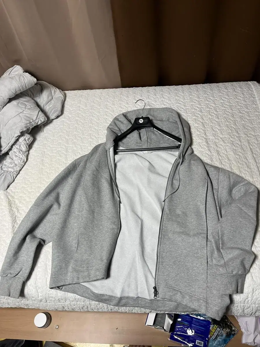 Zuu Pleated hoodie Zip-up gray size L