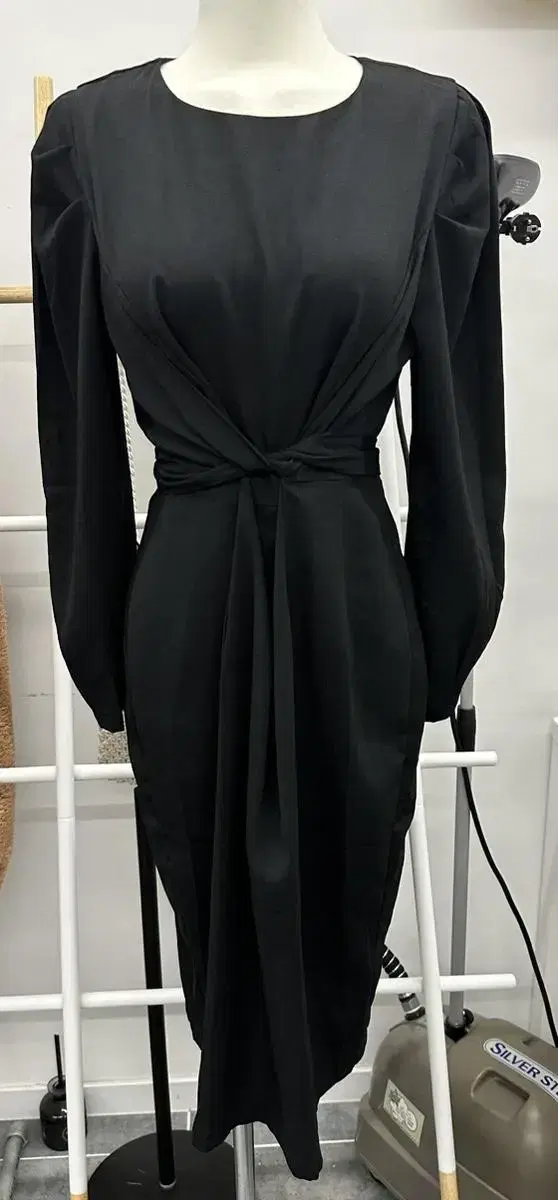 Black long ONEPIECE It's sophisticated and sneaky ~