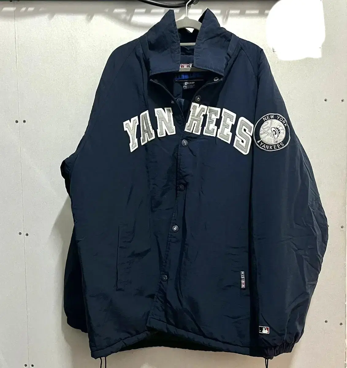 Genuine product>price reduction>WWCNew York Yankees padded jacket