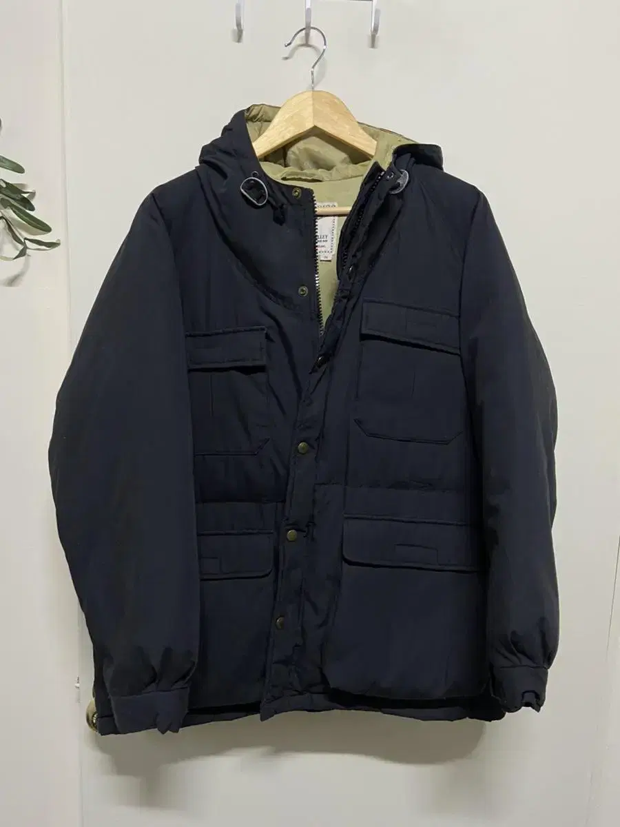 Vintage Mountain Puffer Jacket