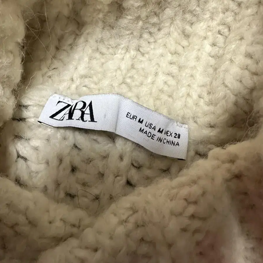 Zara 자리 목폴라 니트조끼 M 사이즈