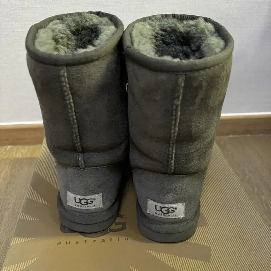 미국 ugg 사용감있음 220사이즈 6만원