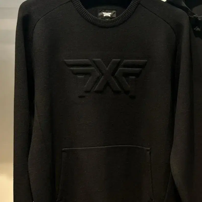 pxg 남성 프리미엄 엠보로고 포인트  라운드니트