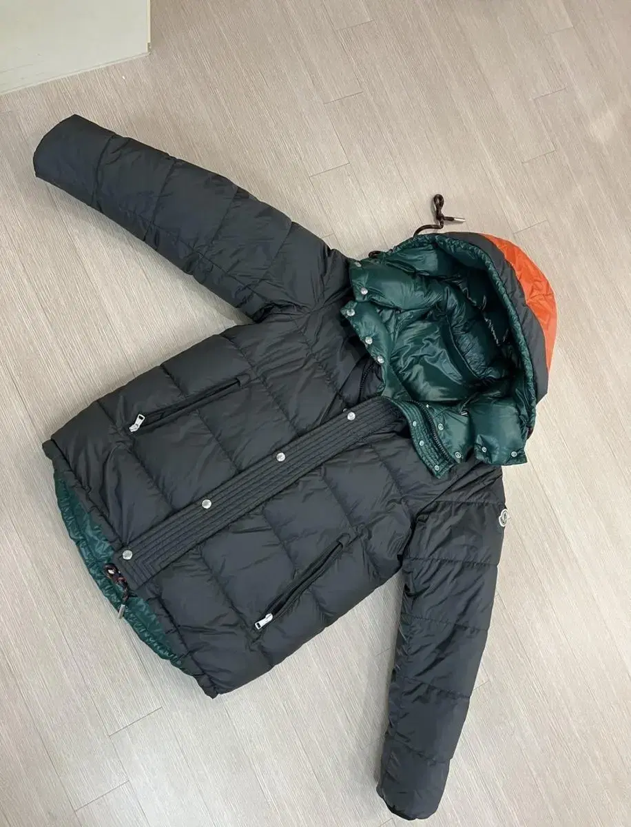 1 try on Moncler Men's ETIEVANT Padded Reversible Size 3