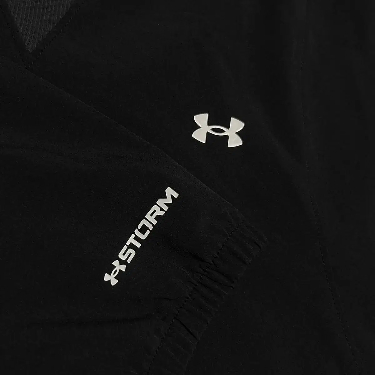 [ M ] Underarmour 언더아머 블랙 웜업