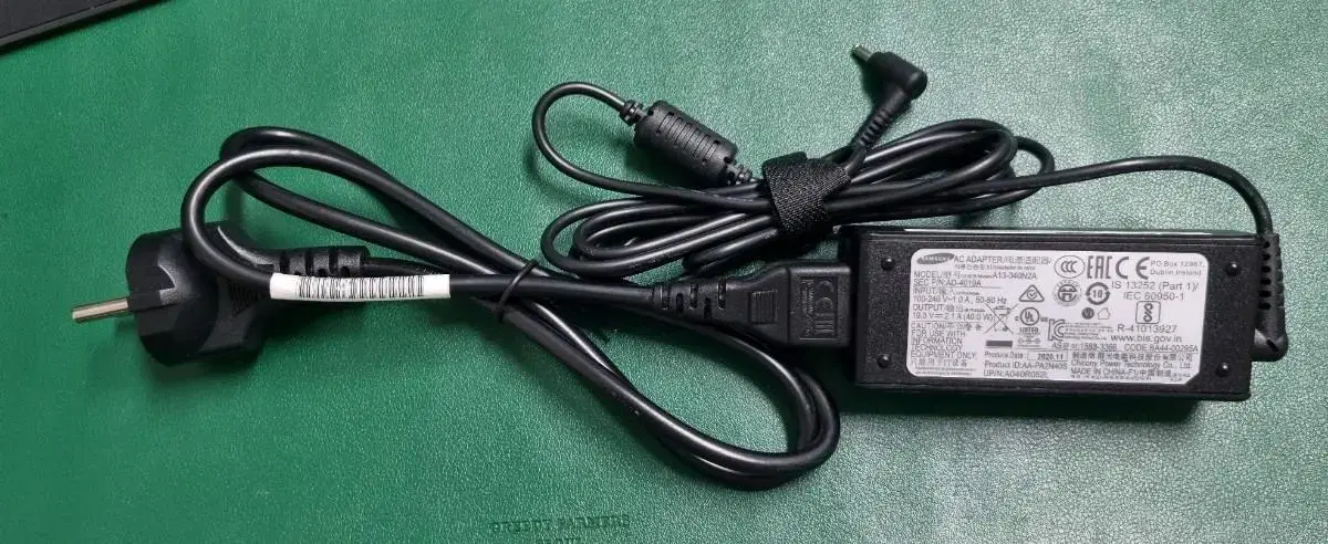 삼성 정품 노트북 충전기 어댑터 AD-4019A 19v 2.1a 40w