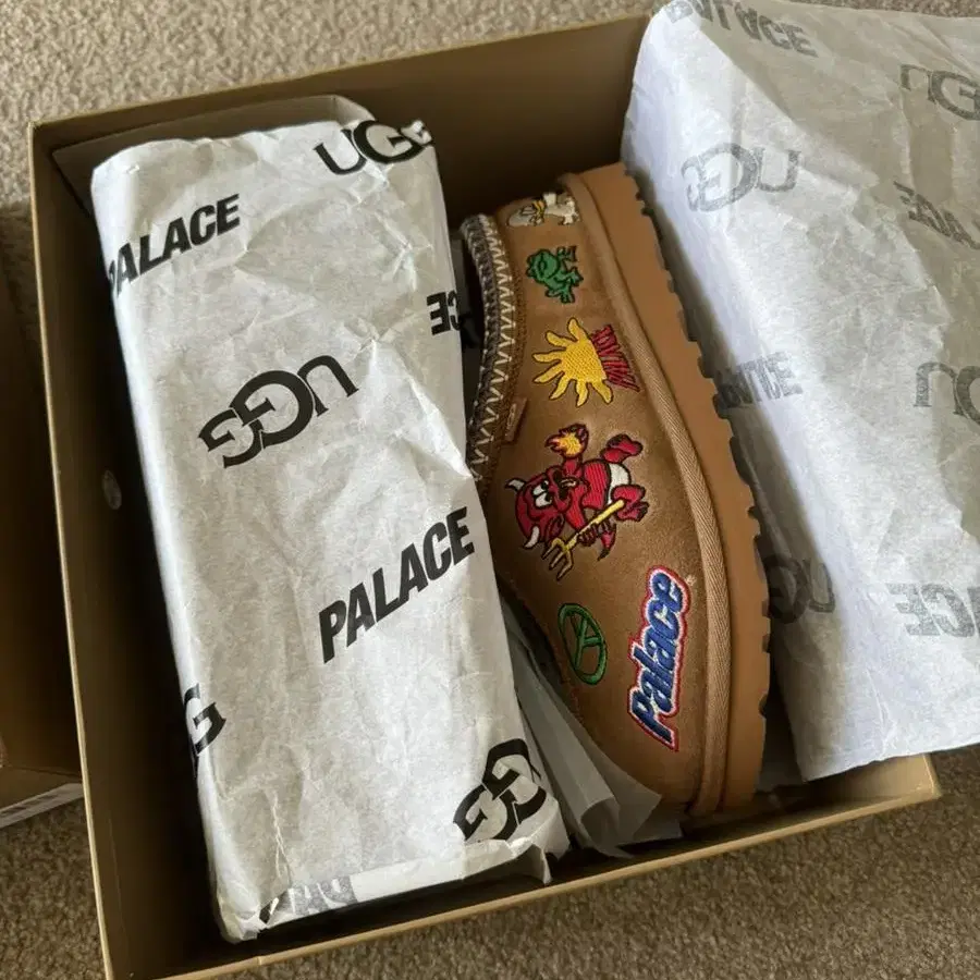 팔라스 어그 palace ugg 타스만