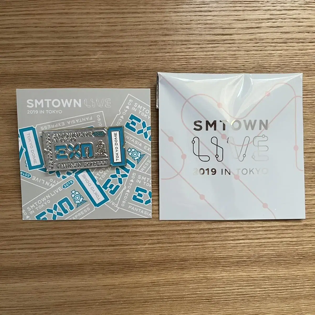 엑소 EXO 일본 SMTOWN LIVE 뱃지 슴콘