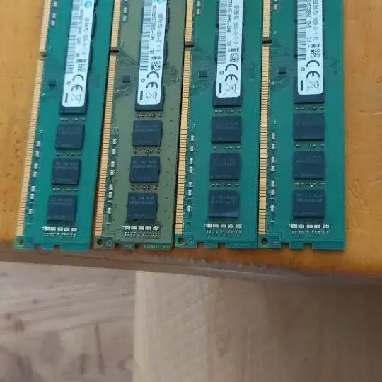 삼성 4기가 양면 DDR3 4기가 4개를 4만원