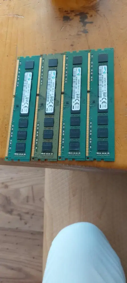 삼성 4기가 양면 DDR3 4기가 4개를 4만원