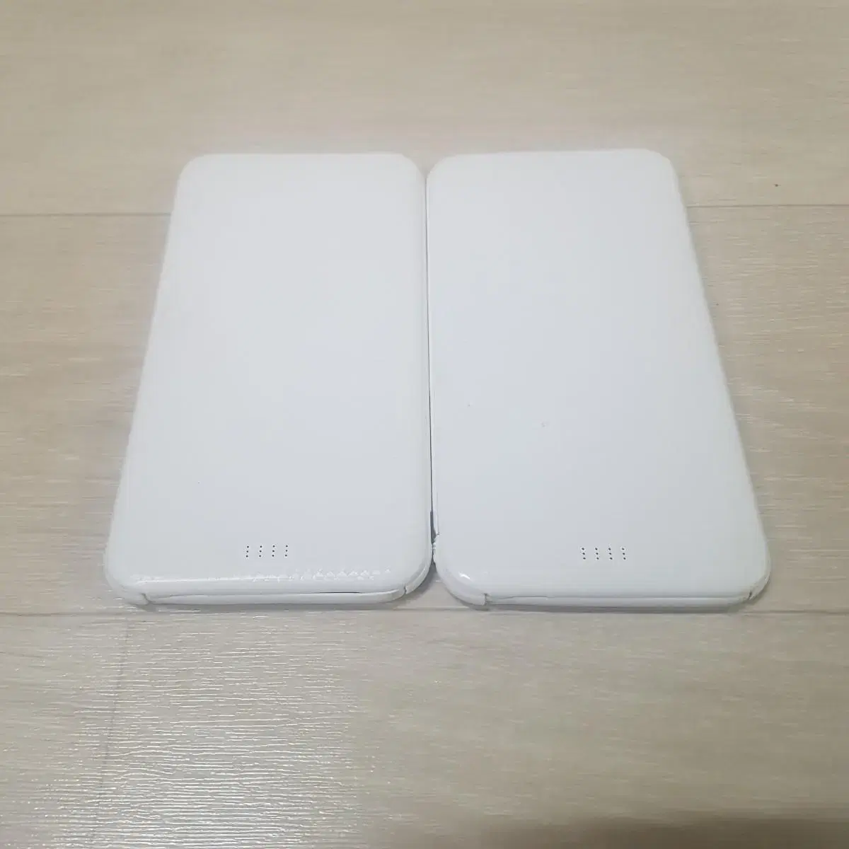 슈피겐 에센셜 보조배터리 5,000mah(F706C) 2개 1세트