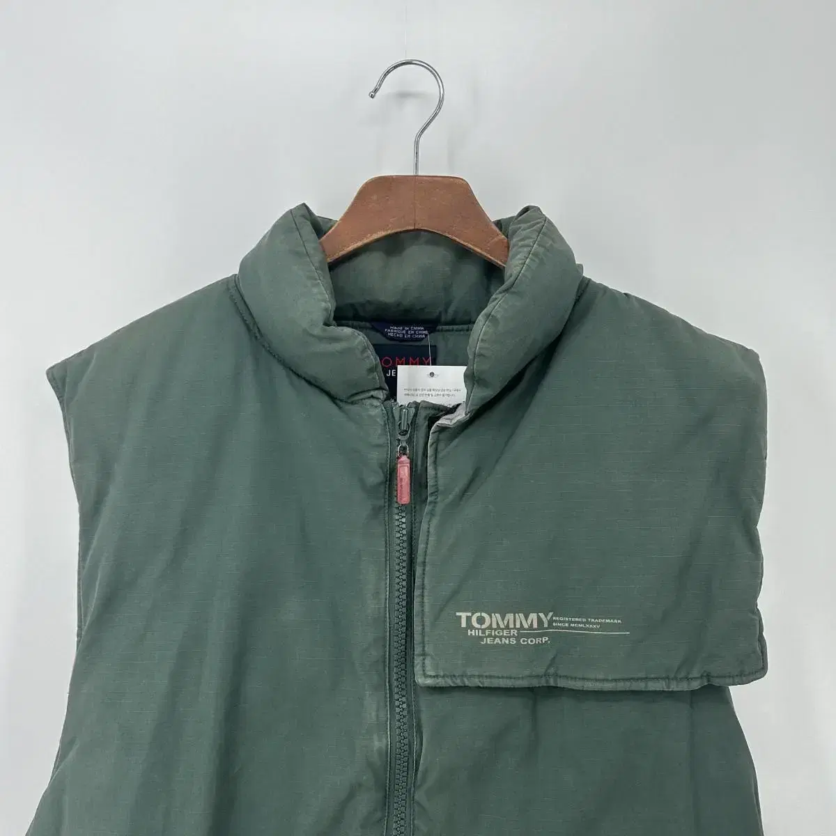 타미힐피거 진 빅로고 카고 조끼 패딩 (XL size / KHAKI)