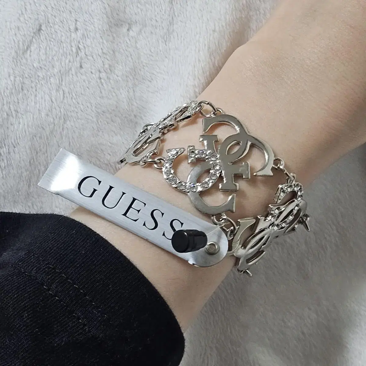 [새상품(택O)] 게스 GUESS 큐빅 팔찌