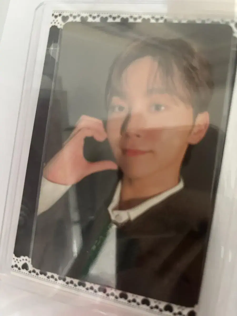 Seungkwan sells distribution for 2500 won