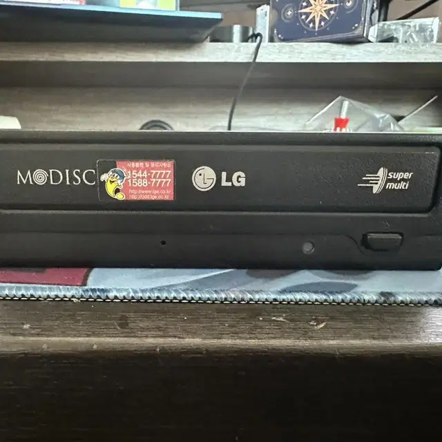 LG Super Multi DVD Rewriter GH24NS90 (AK