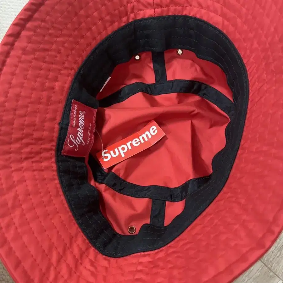 Supreme SILICONE STRIPE CRUSHER RED