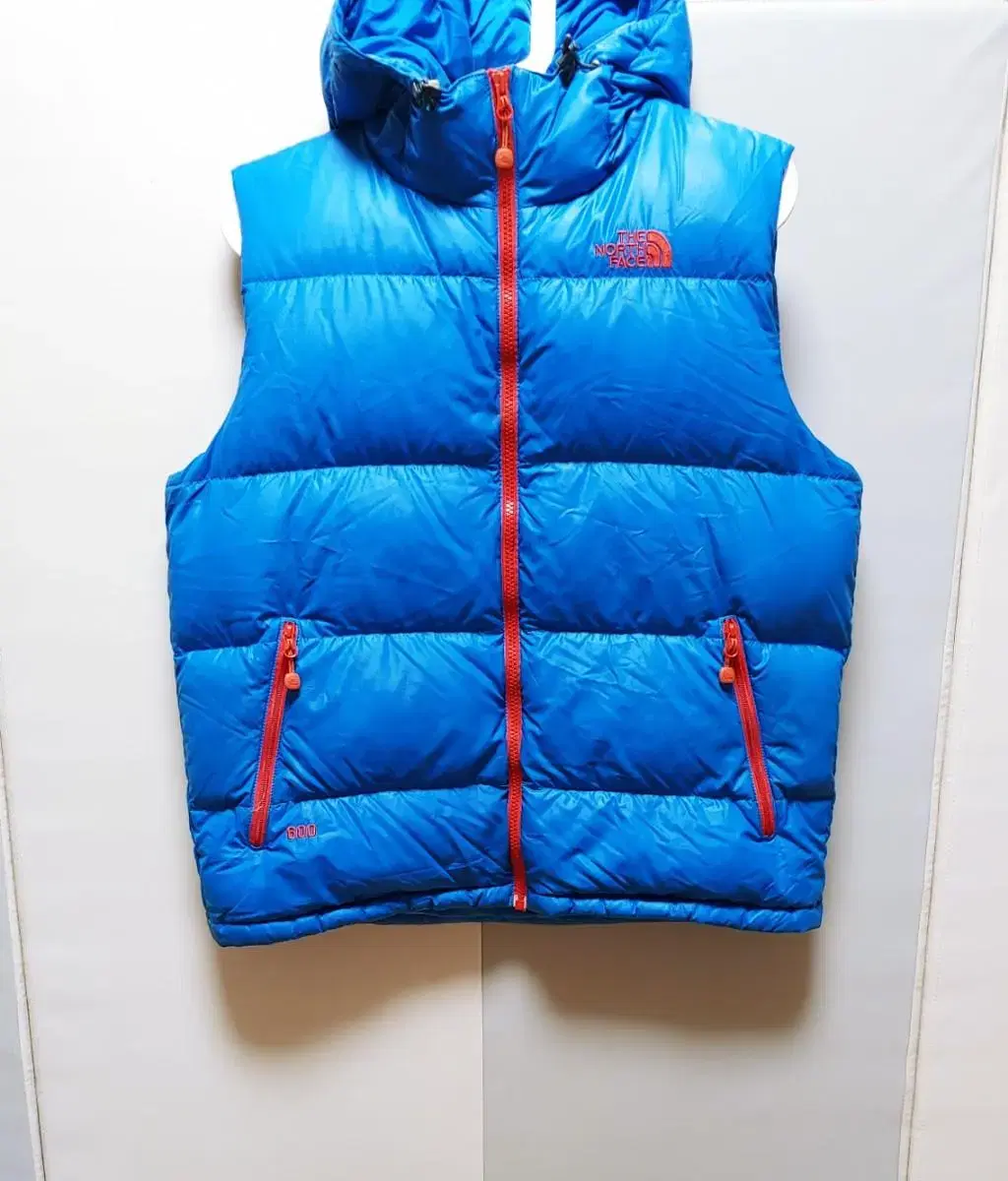 [L] The North Face Hooded Puffer Vest 600 Bloo277