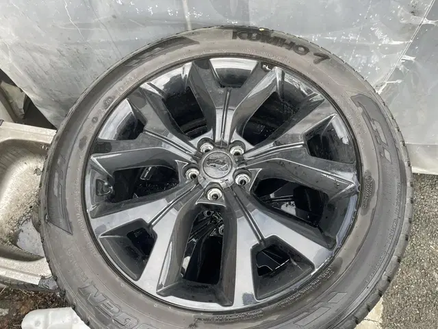 Hyundai Palisade wheel R20 80%