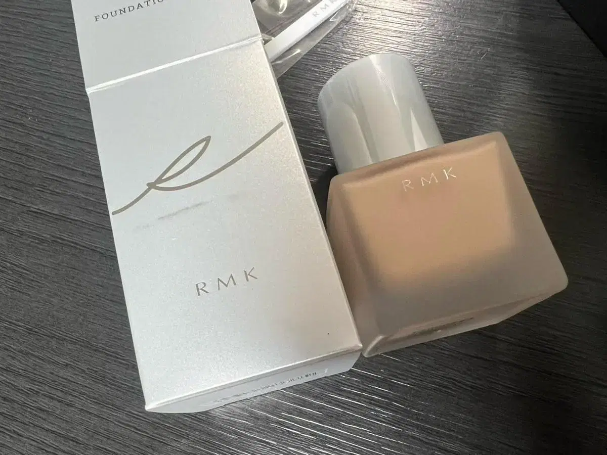 [새상품] rmk 크리미 파운데이션 202