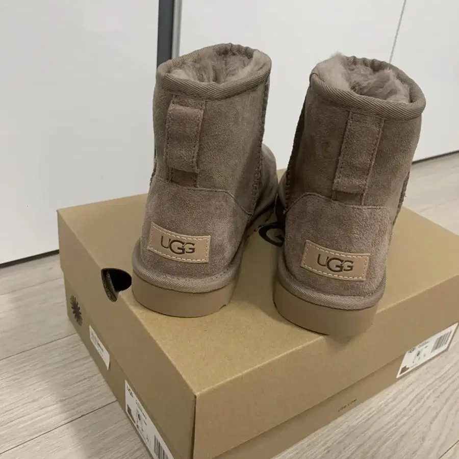 Ugg 어그 클래식 미니 카리부 us6