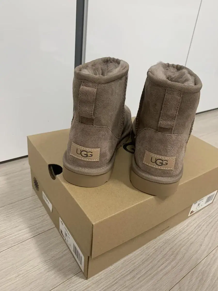 Ugg 어그 클래식 미니 카리부 us6