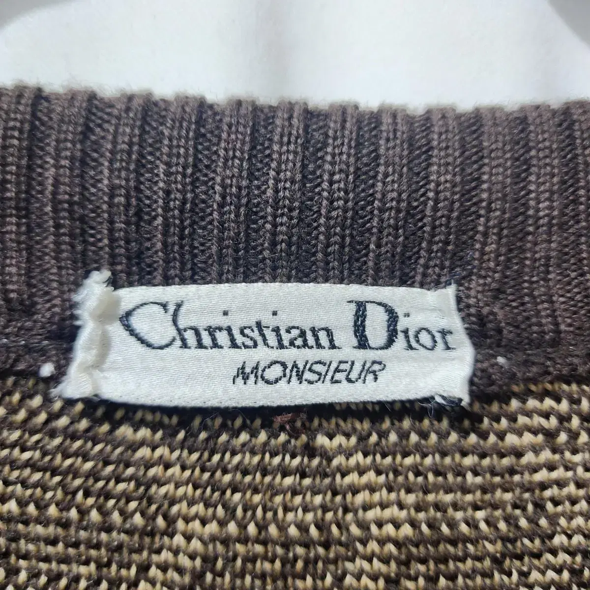 디올(ChristianDior) 브이넥 니트