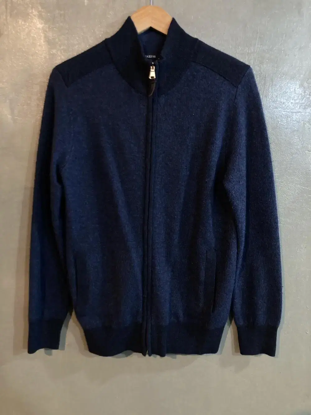 Hedges Pure Wool Knit Zip-up