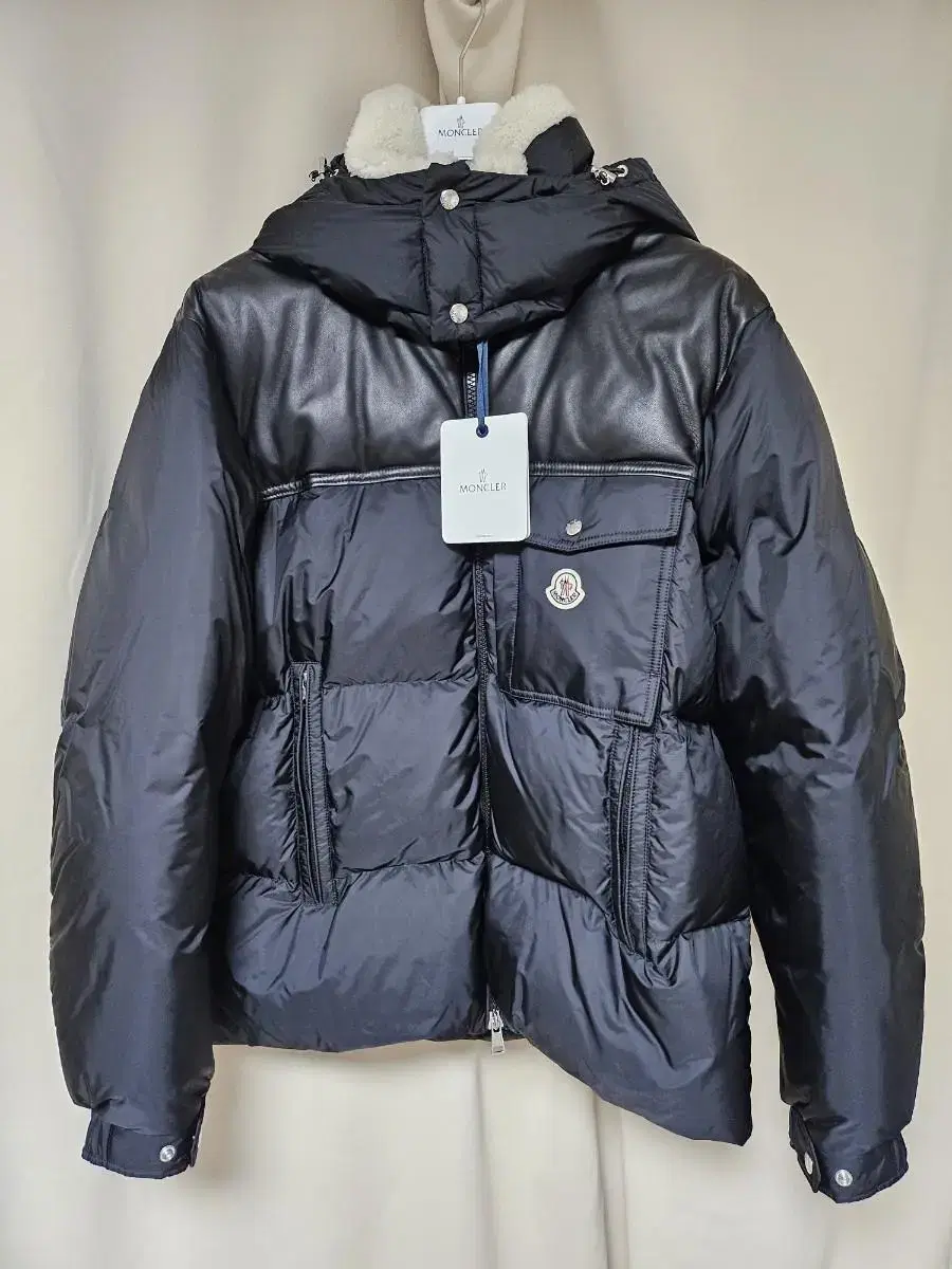 Moncler BRAYE Black Size 6 (110) New