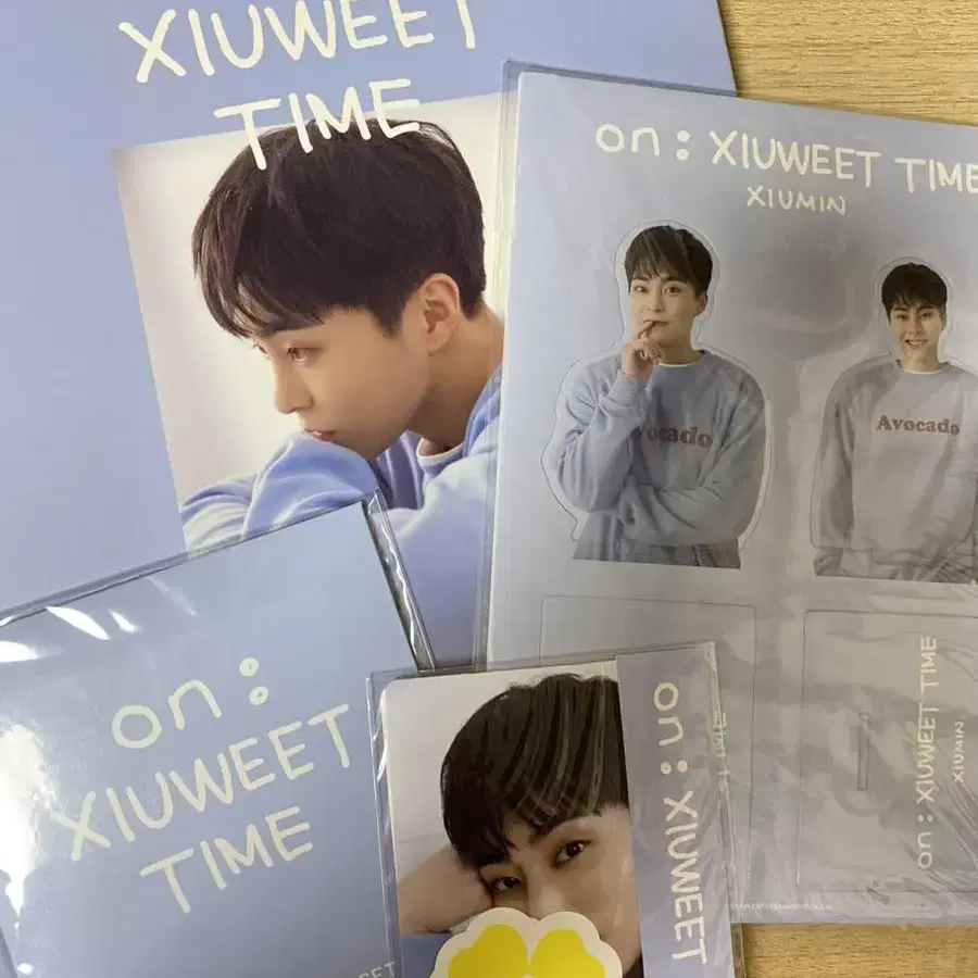 시우민 포토북 ON : XIUWEET TIME