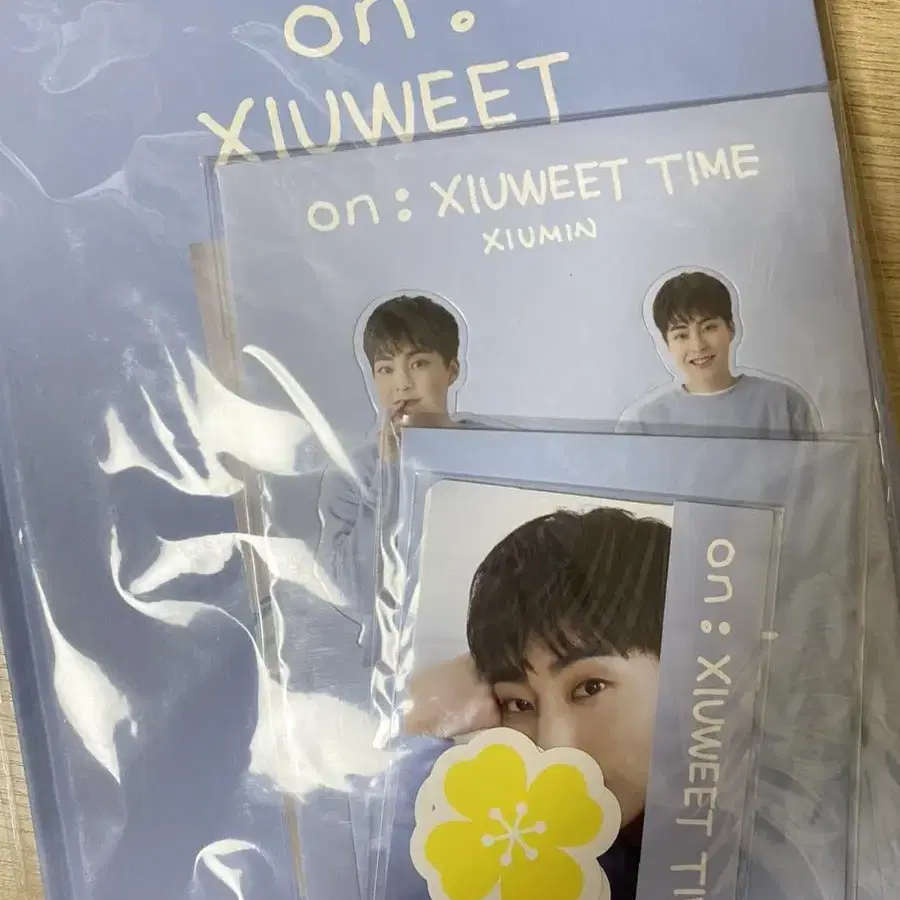 시우민 포토북 ON : XIUWEET TIME