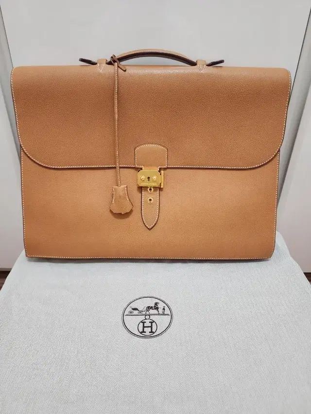 Hermes Vache Liegee Sac a Depeches 41(에르