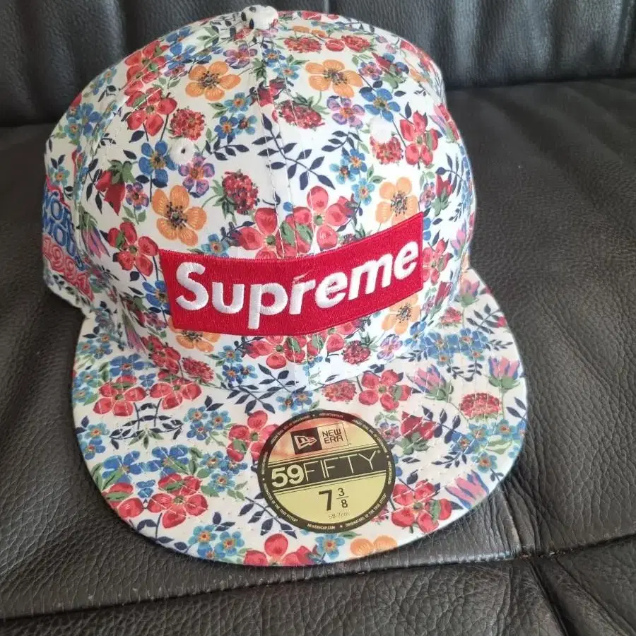 일본슈프림모자 뉴에라 SUPREME 59FIFTY WORLD FAMOUS