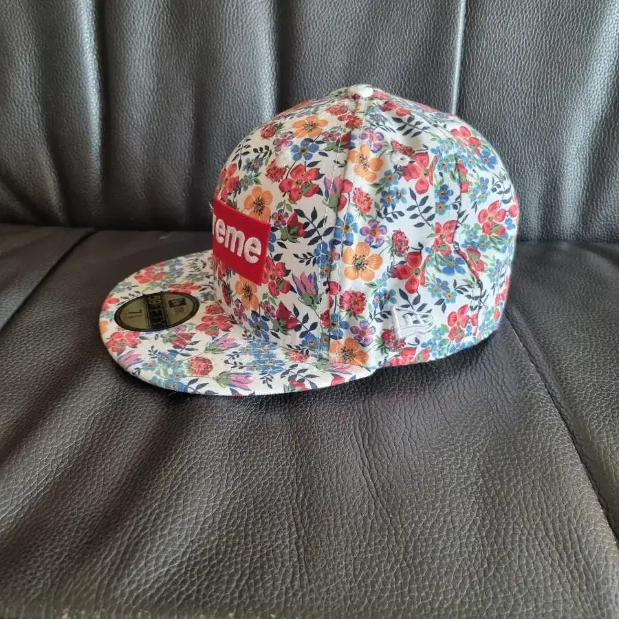 일본슈프림모자 뉴에라 SUPREME 59FIFTY WORLD FAMOUS