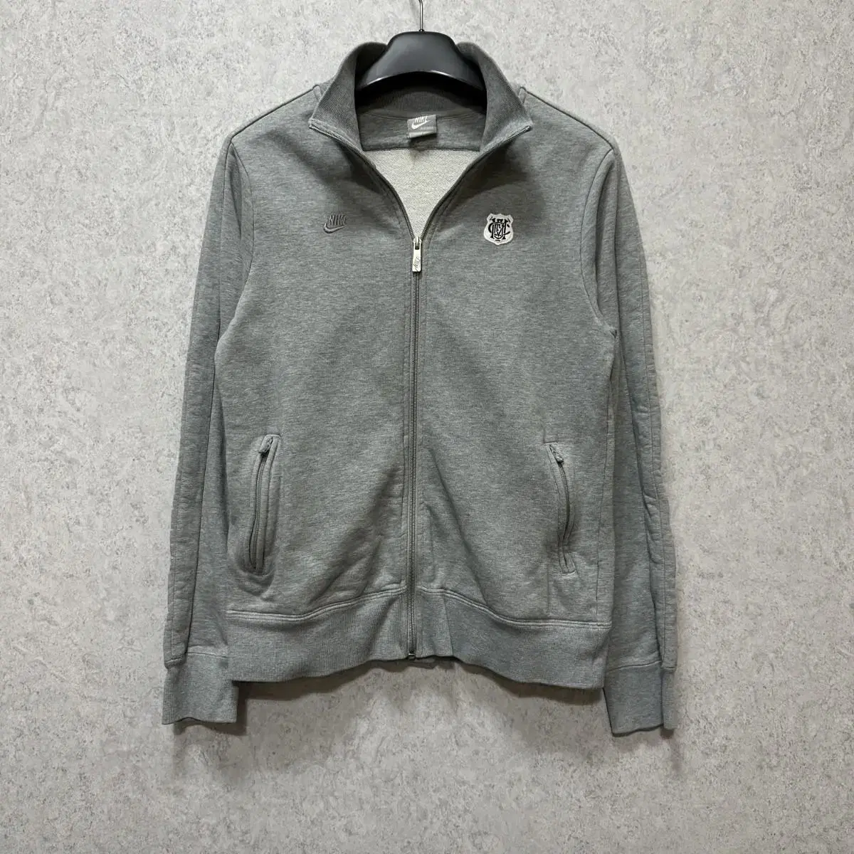 100 Nike Men's Zip-Up Track Top