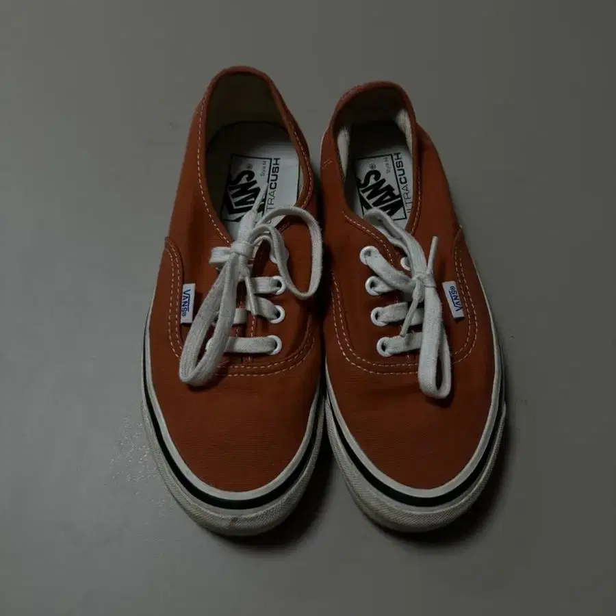 반스 어센틱 37 235 vans