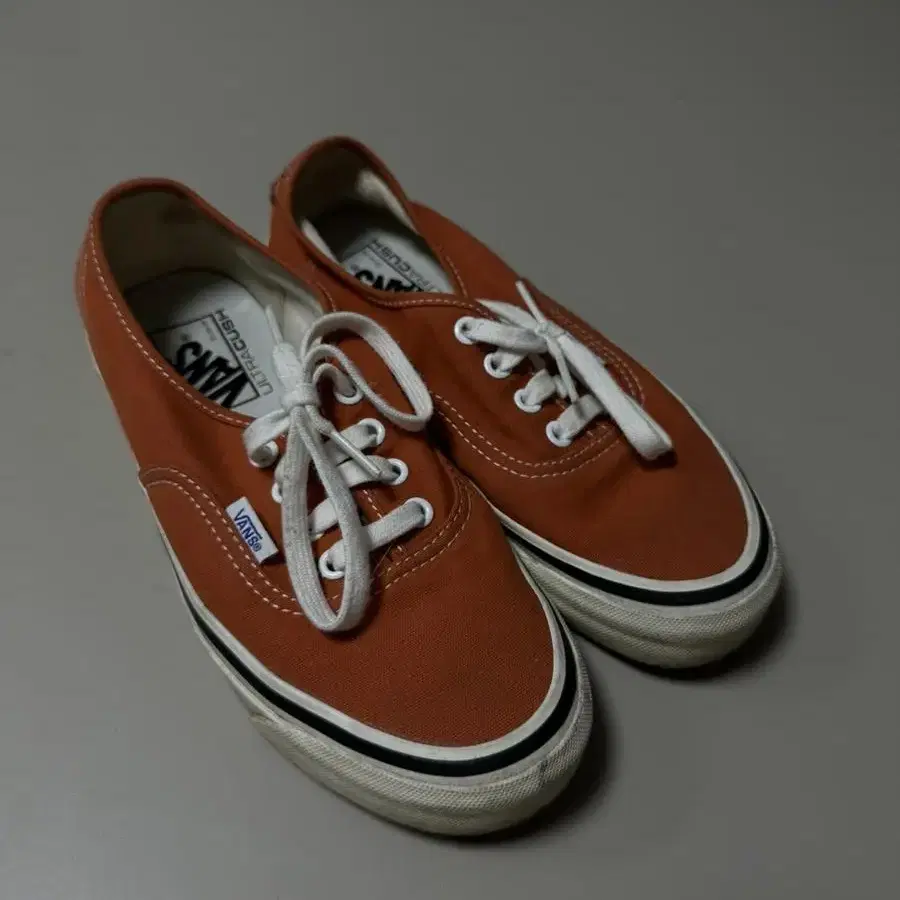 반스 어센틱 37 235 vans