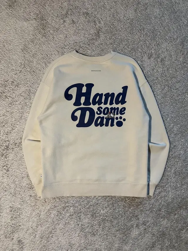 [S] 예일 YALE HAND SOME DAN 맨투맨 크림